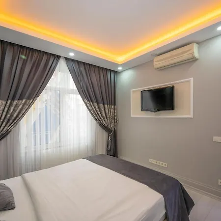 Taksim Istiklal Street Next2