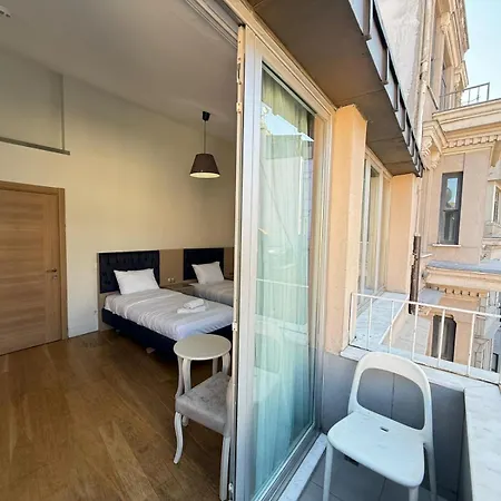 Taksim Istiklal Street Next2 3*