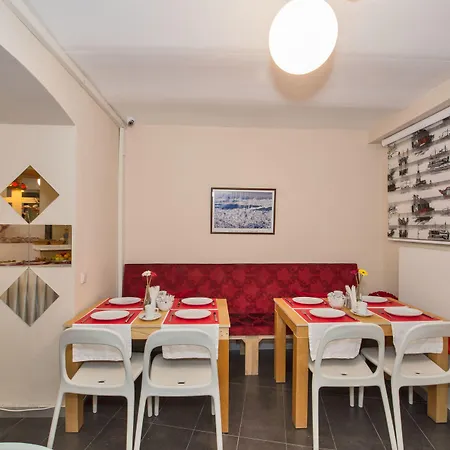 ホテル Taksim Istiklal Street Next2 イスタンブール