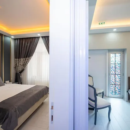 Taksim Istiklal Street Next2