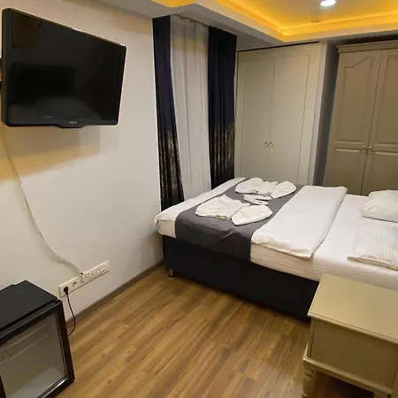 Taksim Istiklal Street Next2