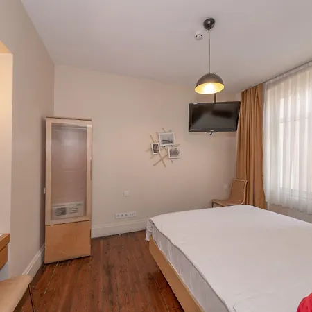 Taksim Istiklal Street Next2