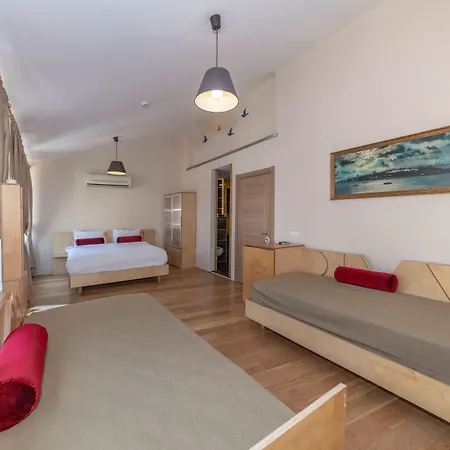 Taksim Istiklal Street Next2 3*