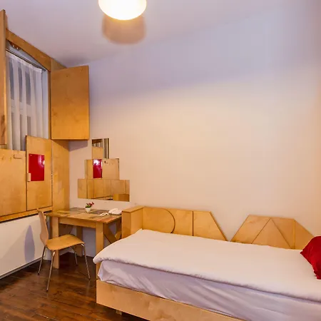 Taksim Istiklal Street Next2