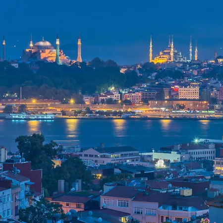 Taksim Istiklal Street Next2 3*