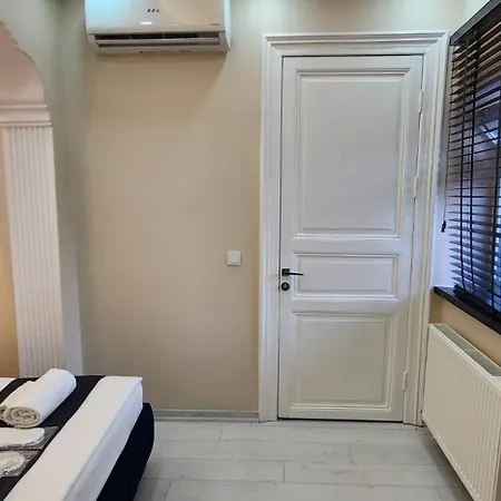 Отель Taksim Istiklal Street Next2 Стамбул