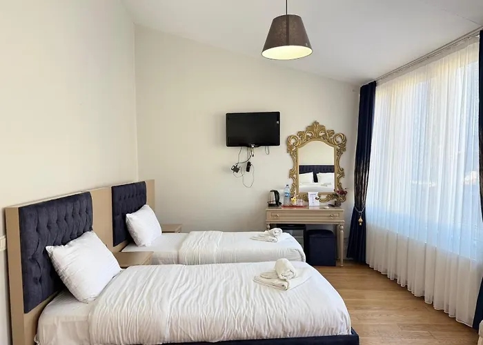 Taksim Istiklal Street Next2