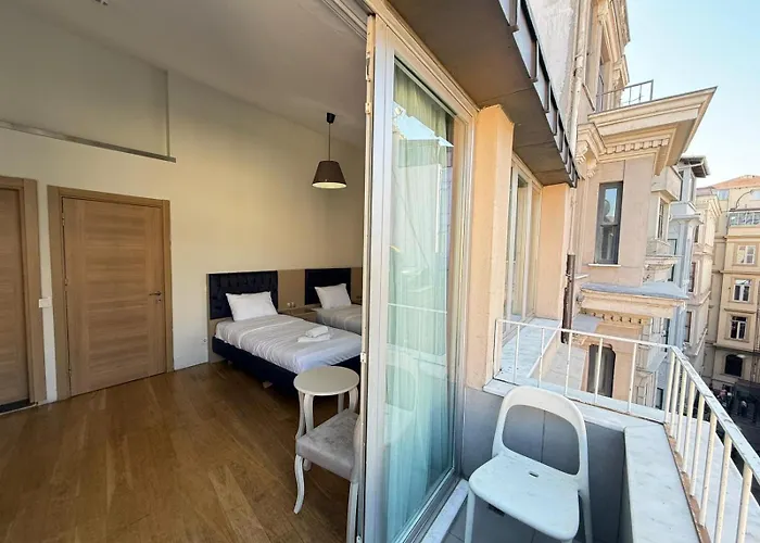 Taksim Istiklal Street Next2 3*