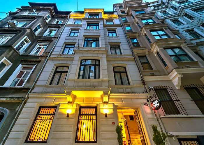 Hotel Taksim Istiklal Street Next2 3*