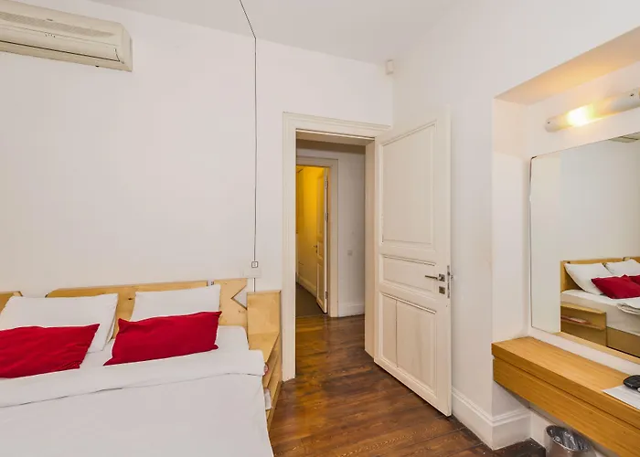 Taksim Istiklal Street Next2 Stambuł