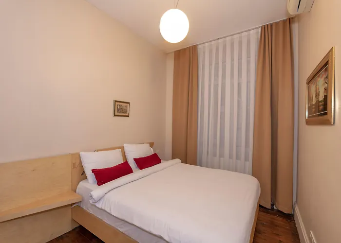 Taksim Istiklal Street Next2