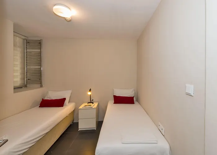 Taksim Istiklal Street Next2 3*