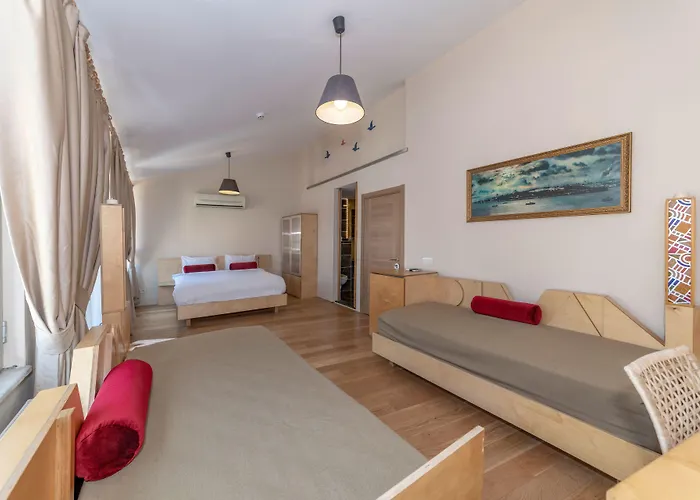 Taksim Istiklal Street Next2 3*