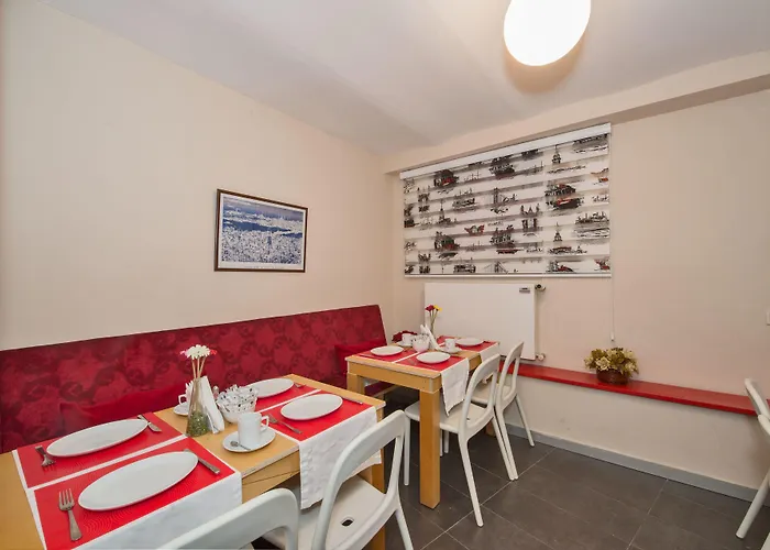 Taksim Istiklal Street Next2 Stambuł