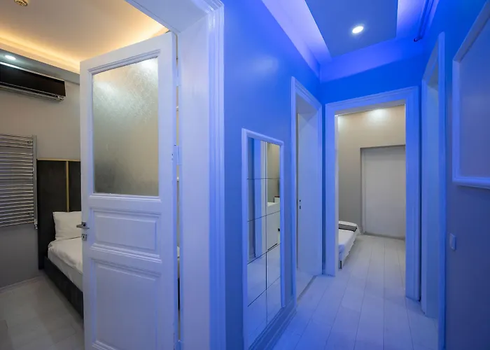 Taksim Istiklal Street Next2