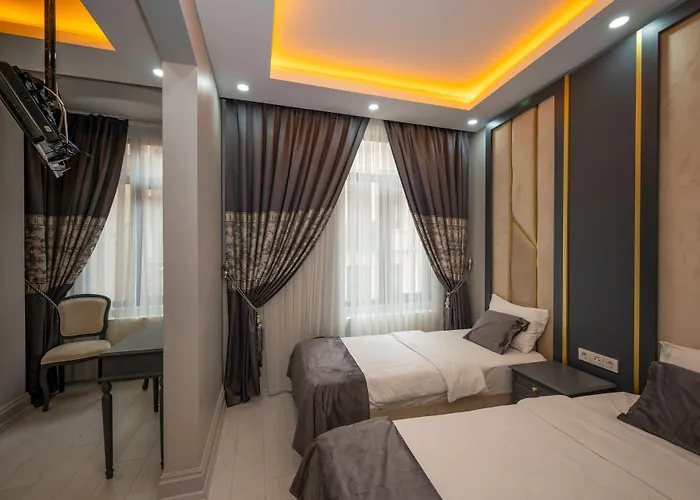 Taksim Istiklal Street Next2