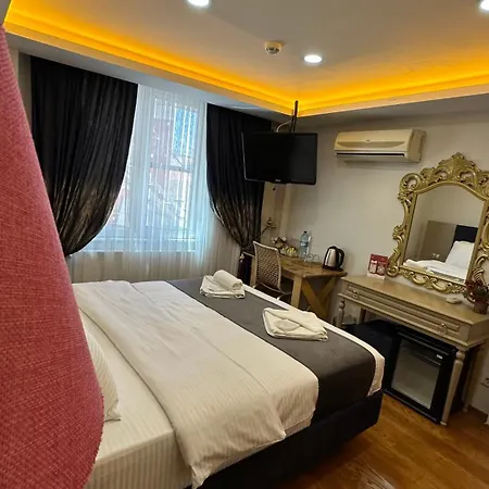 Taksim Istiklal Street Next2