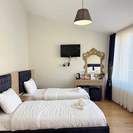 Taksim Istiklal Street Next2