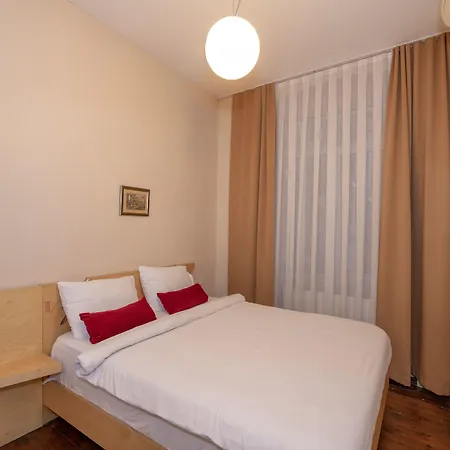 Taksim Istiklal Street Next2