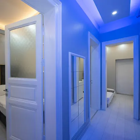 Taksim Istiklal Street Next2