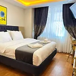Hotel Taksim Istiklal Street Next2 3*